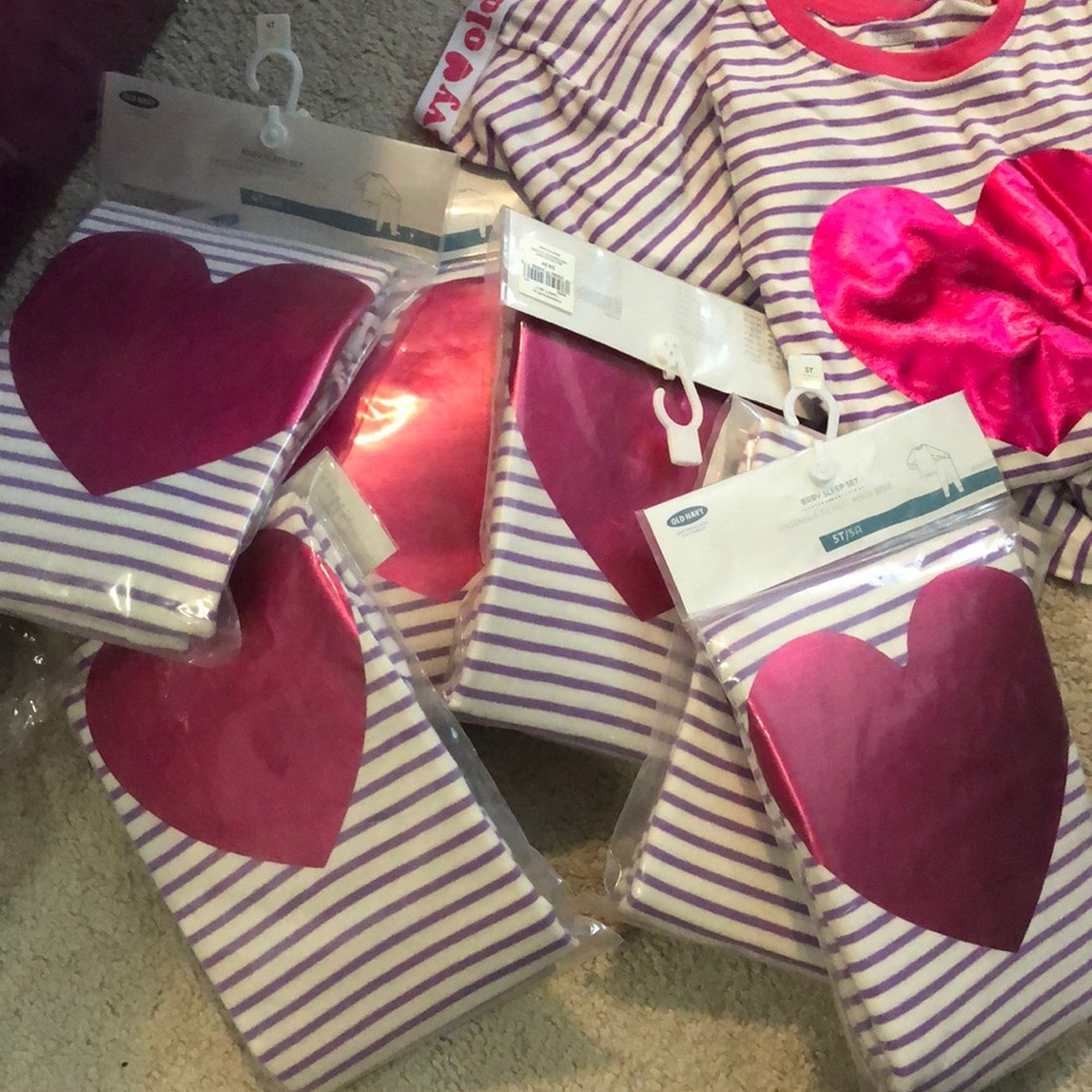 Old Navy girls pink Purple Heart pajamas NWT Brand new w original package 💕💜💖